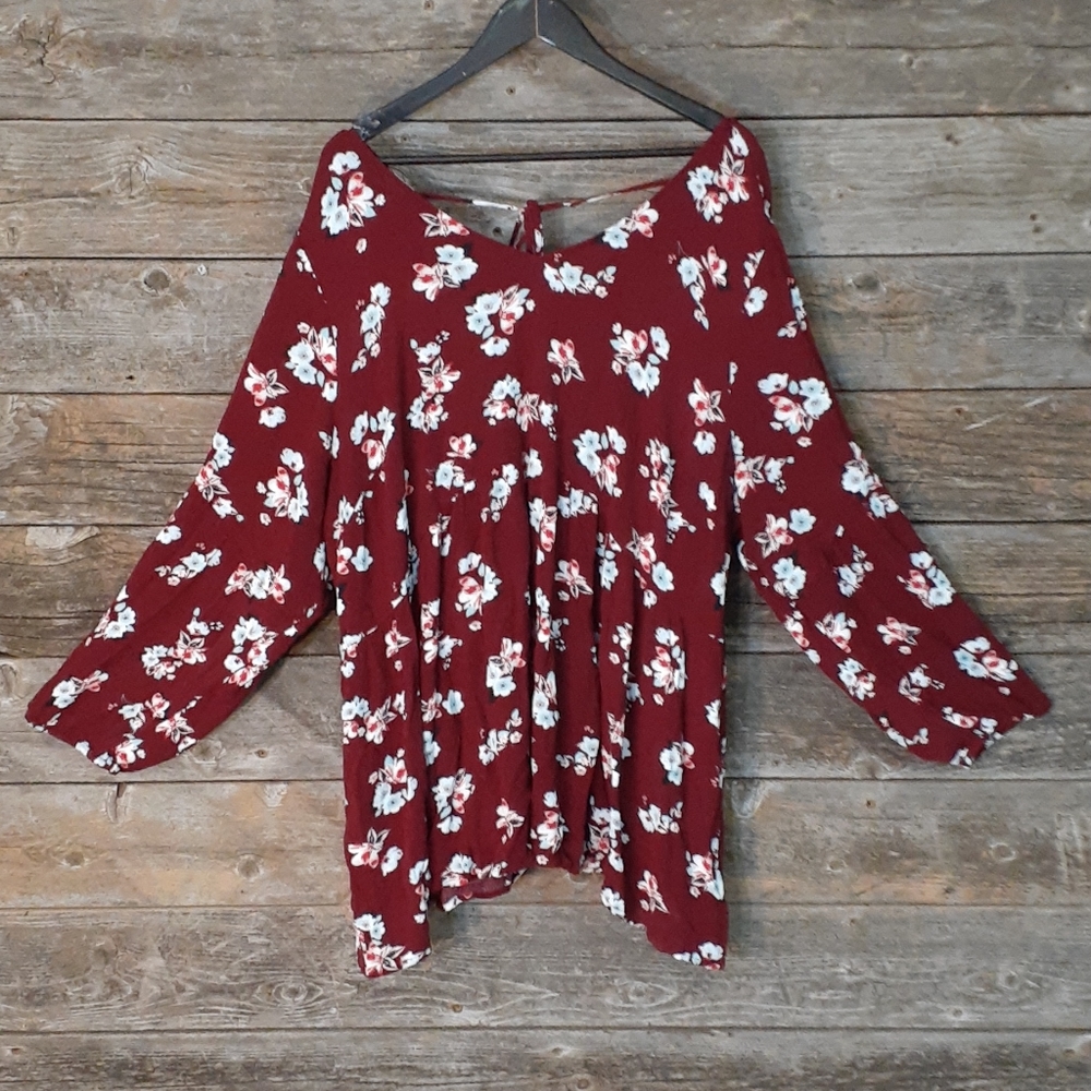 Lane Bryant 26/28 long sleeve V-Neck Blouse